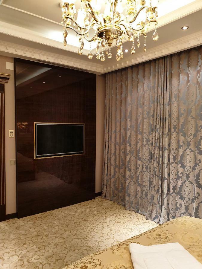 Karon Palace 호텔 Qal'ai Khumb 외부 사진